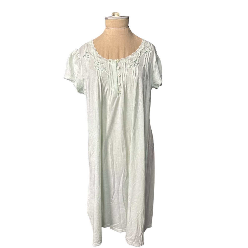 Miss Elaine Mint Green Short Sleeve Nightgown Embroidered Size Medium